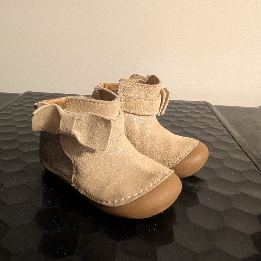 Stride Rite Glittery Tan Kids Boots